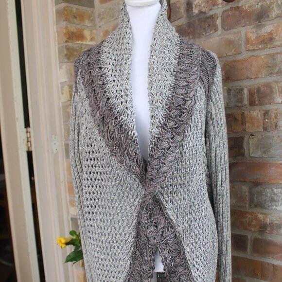 Cabi Long Waterflow Knit Cotton Heavy Sweater Gray Whites Beautiful Knitwork. - Picture 1 of 11